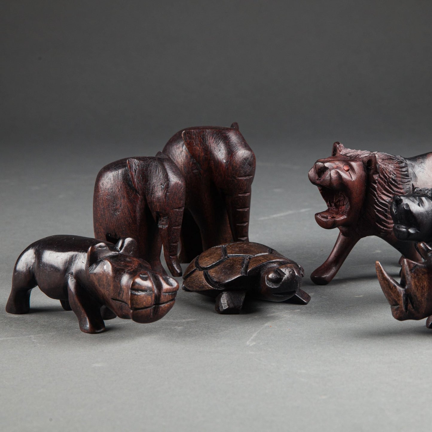 SMALL CARVED HIPPO